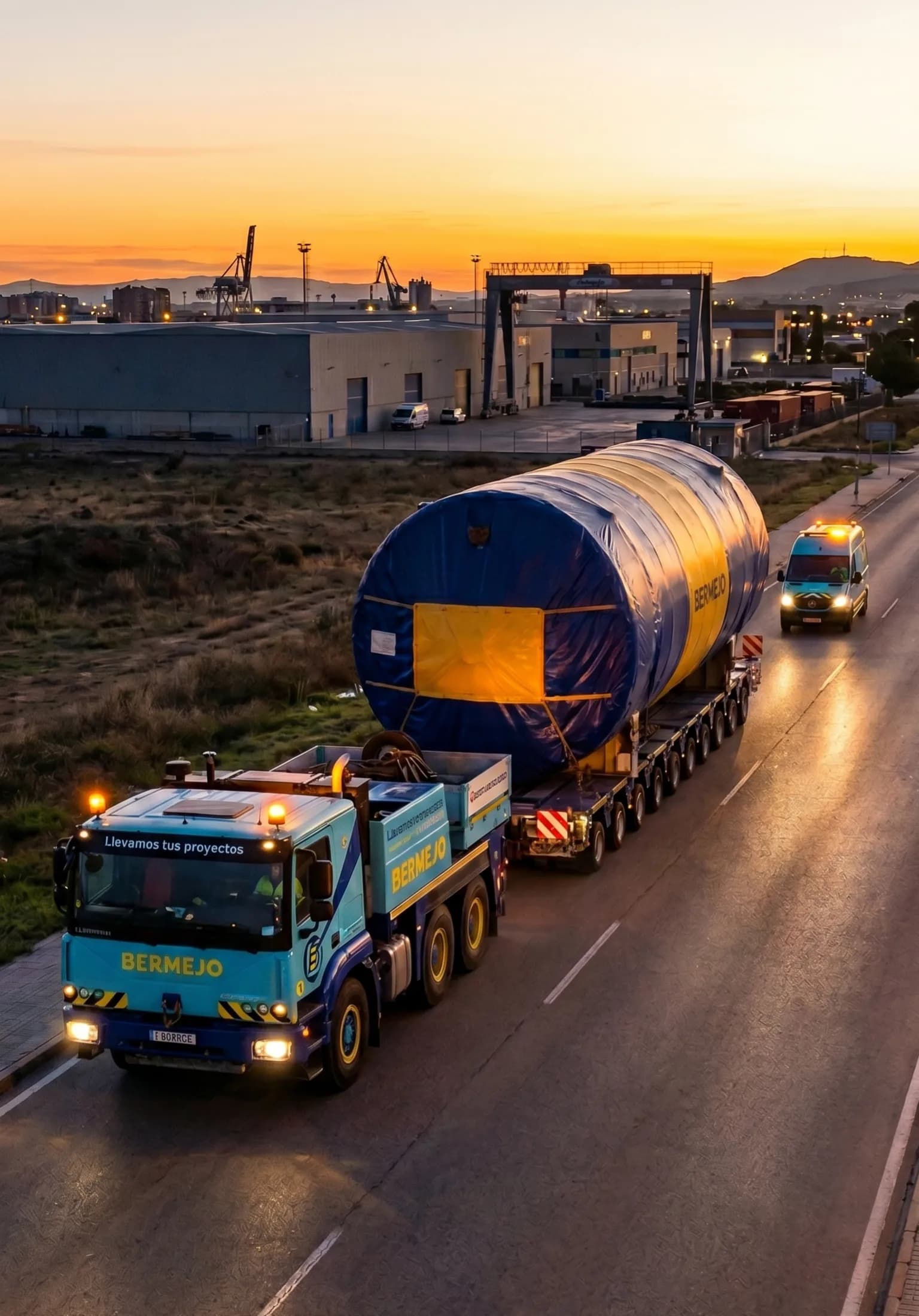 Transporte especial de carga sobredimensionada con escolta de Grúas Bermejo